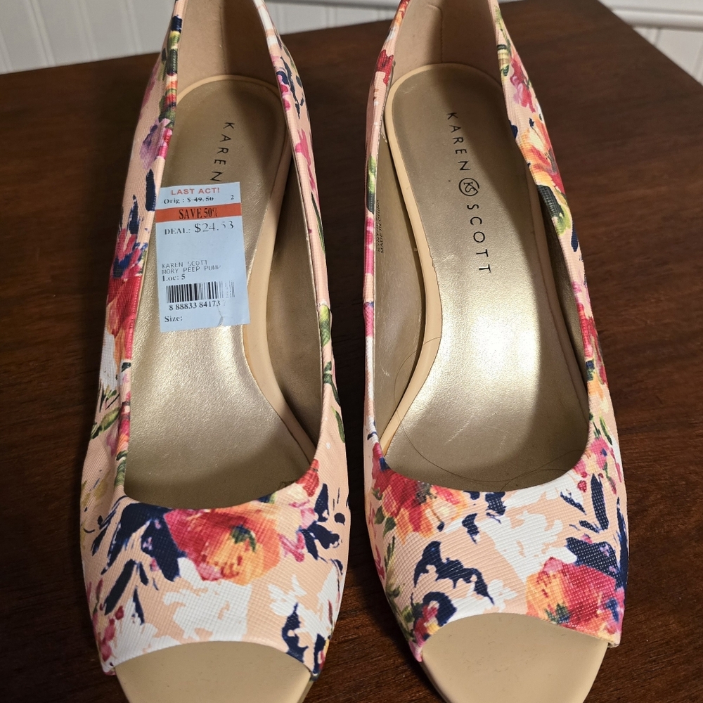 Floral women's 8.5 heel